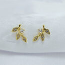 Brinco folhas com pedra cristal