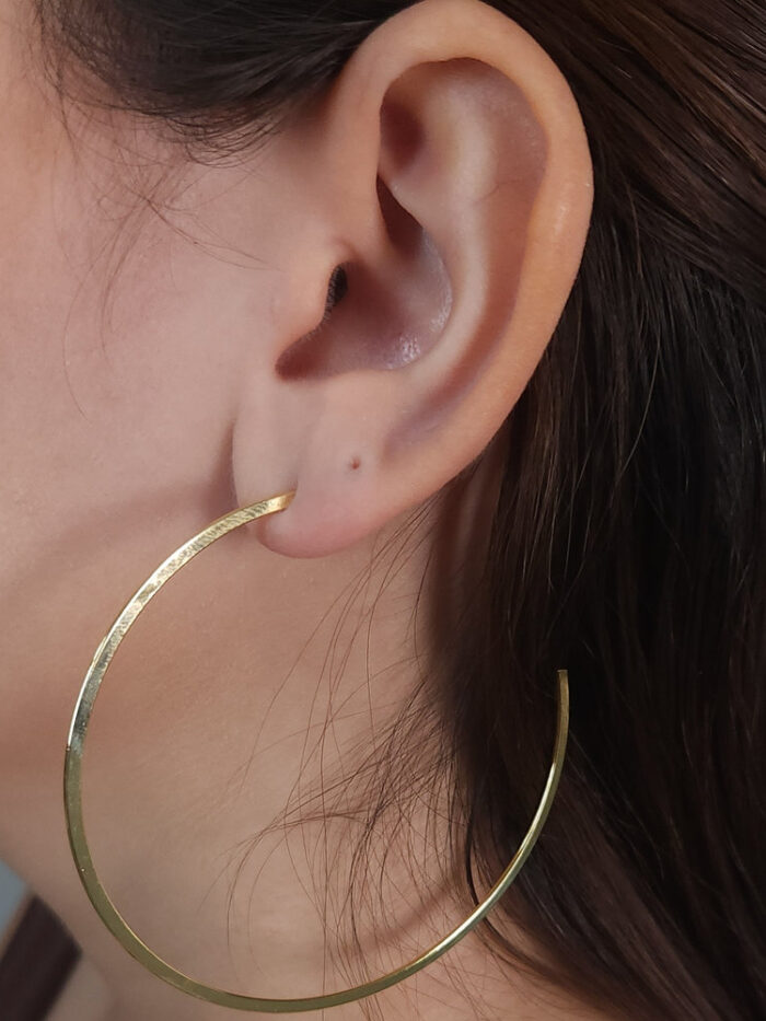 Argola lisa chapeada