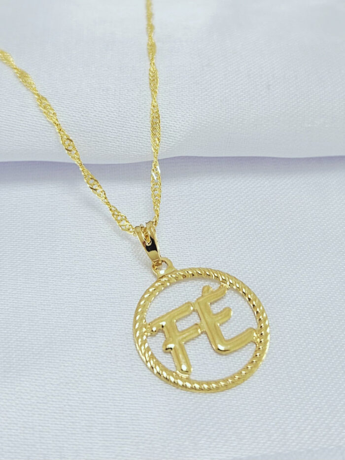 Gargantilha círculo com nome FÉ