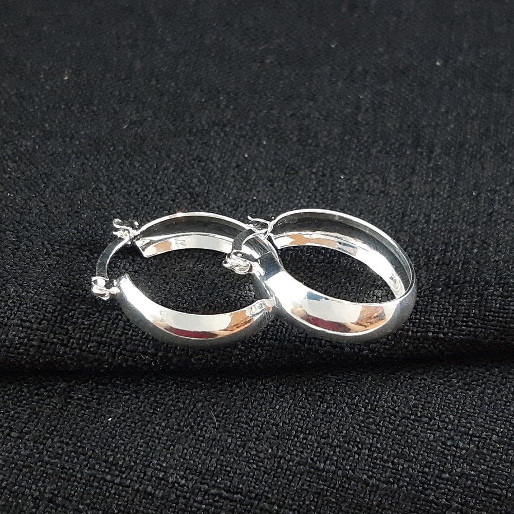 Brinco argola fechada com fio redondo