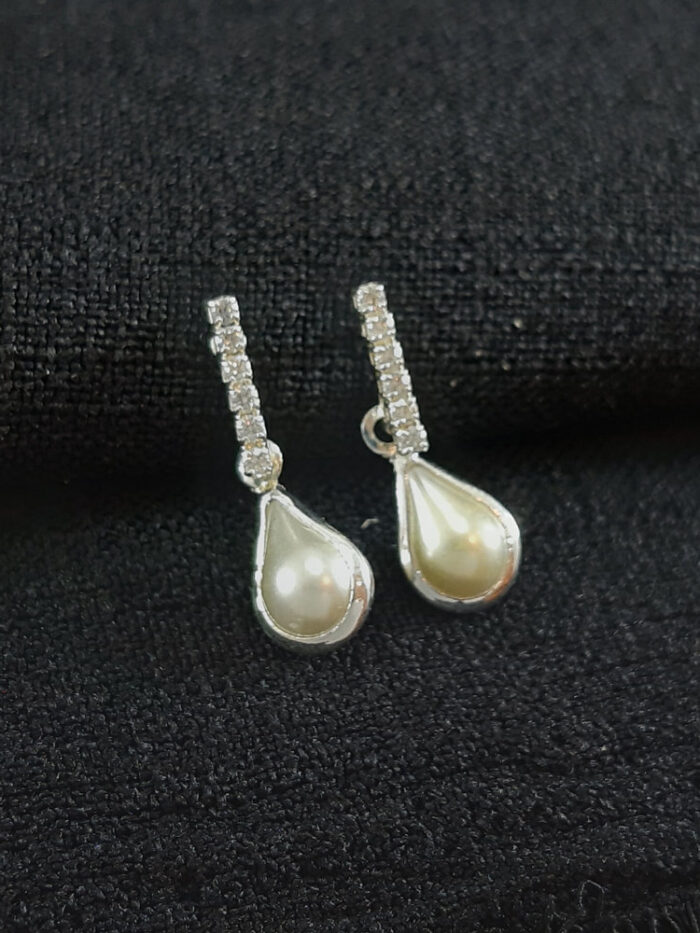 Brinco base riviera com perola