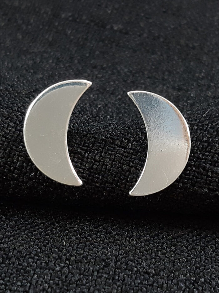 Brinco lua lisa chapeada