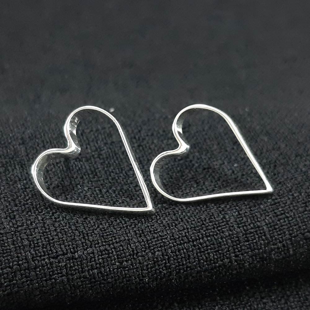 Brinco coração vazado - Imagem 2