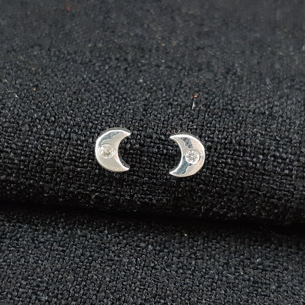 Brinco lua com ponto de luz