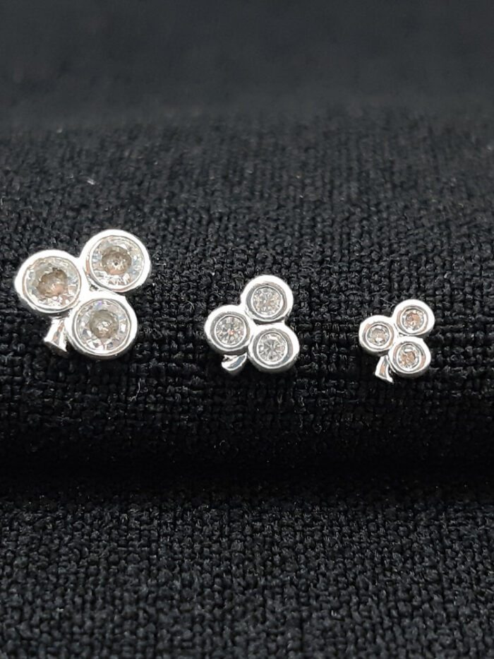 Trio de brincos formato uvinha pedra cristal