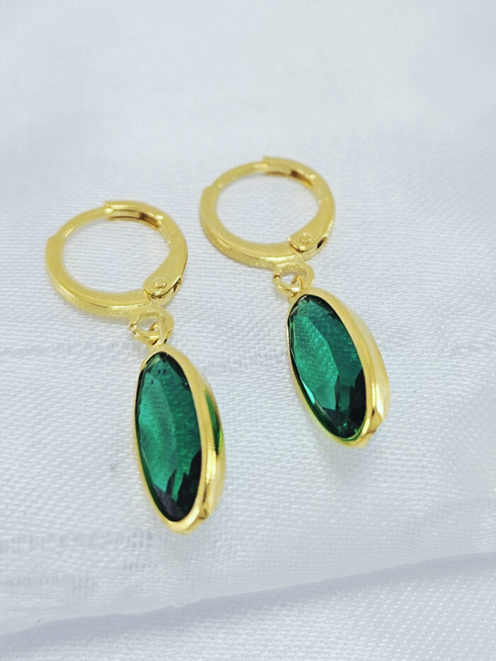 Brinco gancho pedra oval verde