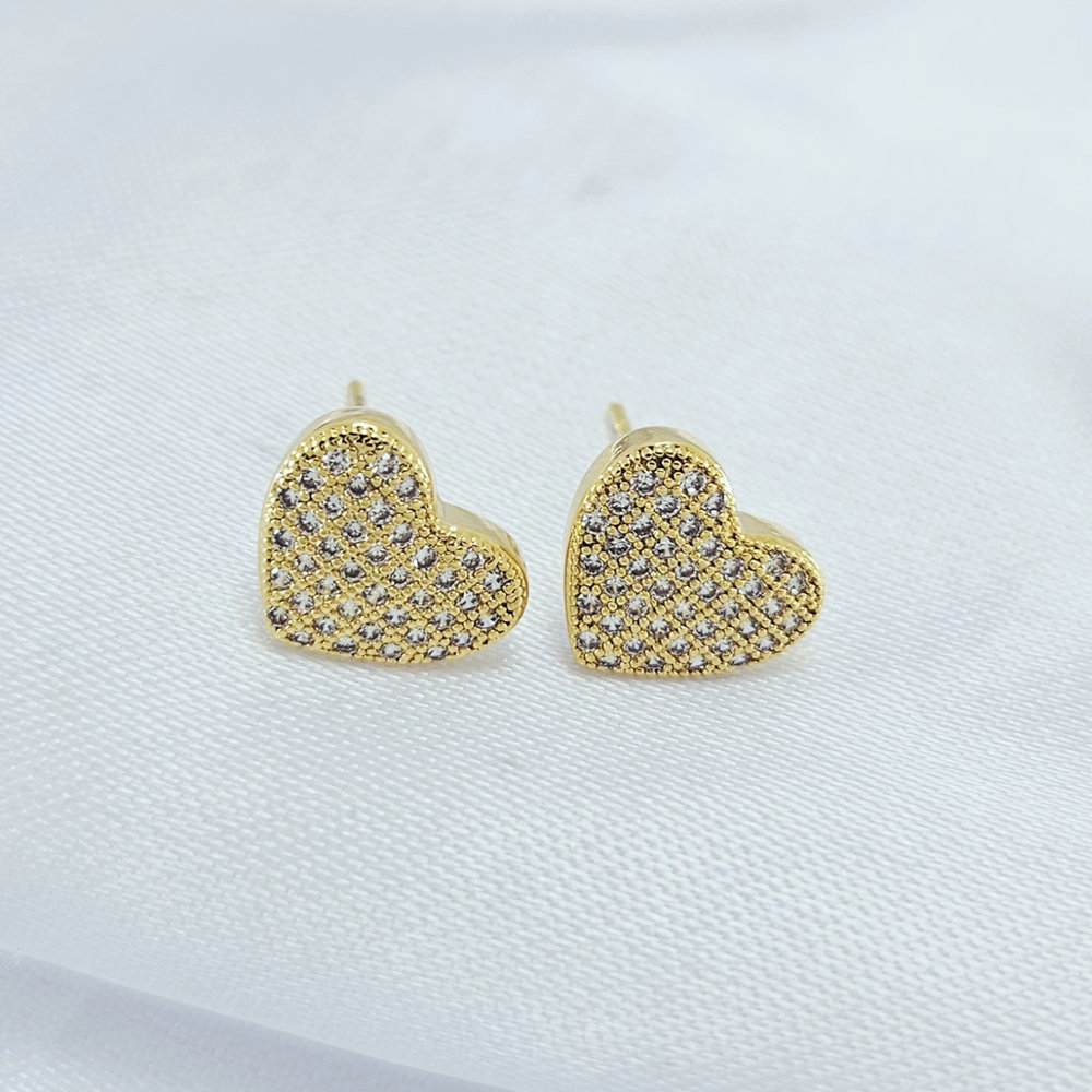 Brinco coração cravejado