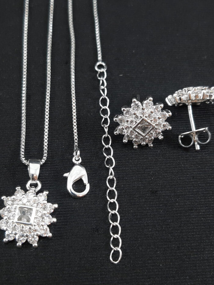 Conjunto cravejado cristal