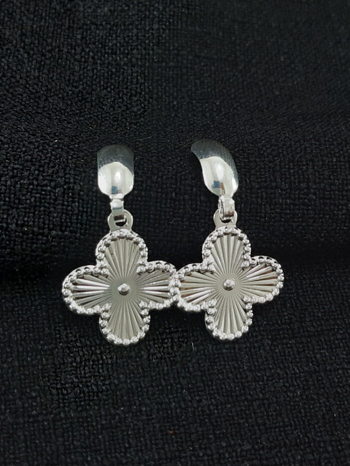 Brinco base baleado trevo