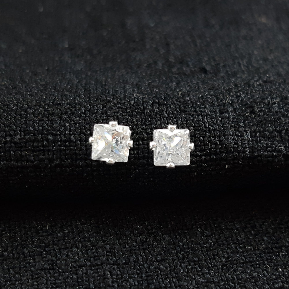 Brinco ponto de luz quadrado