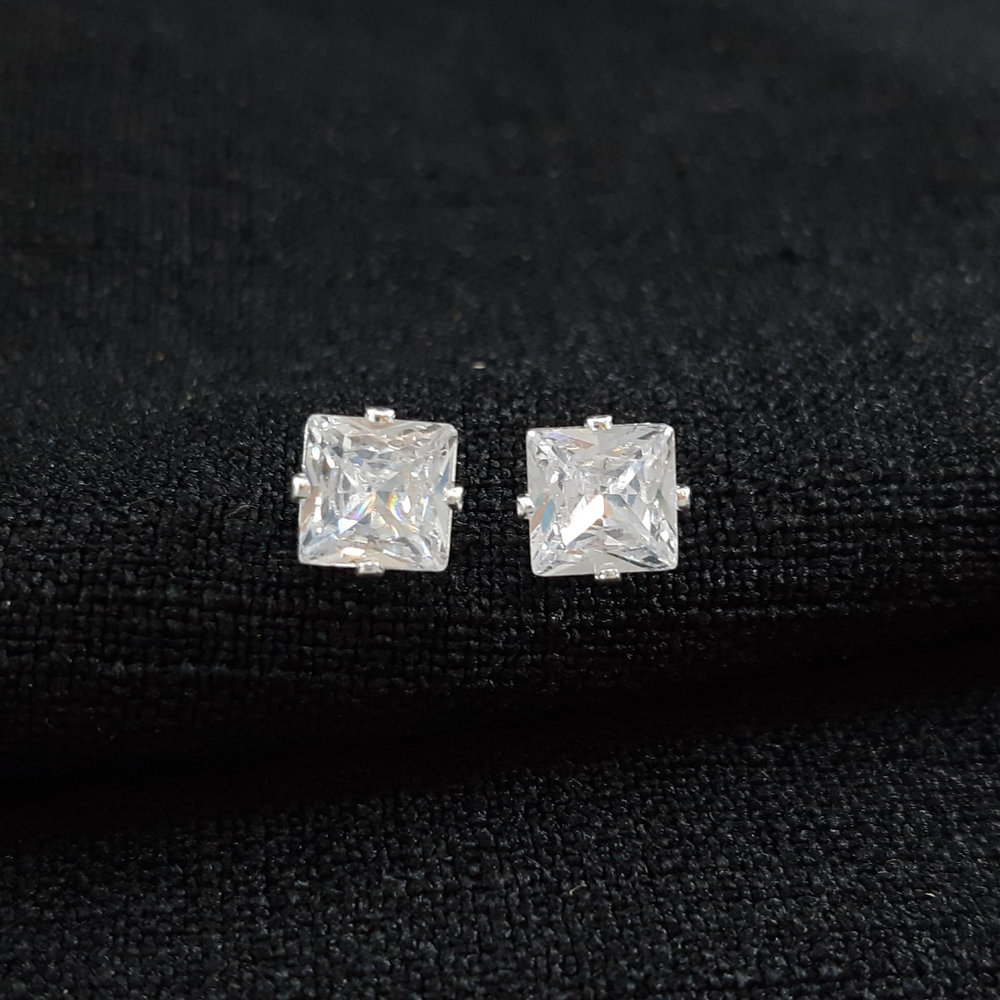 Brinco quadrado cristal vazado