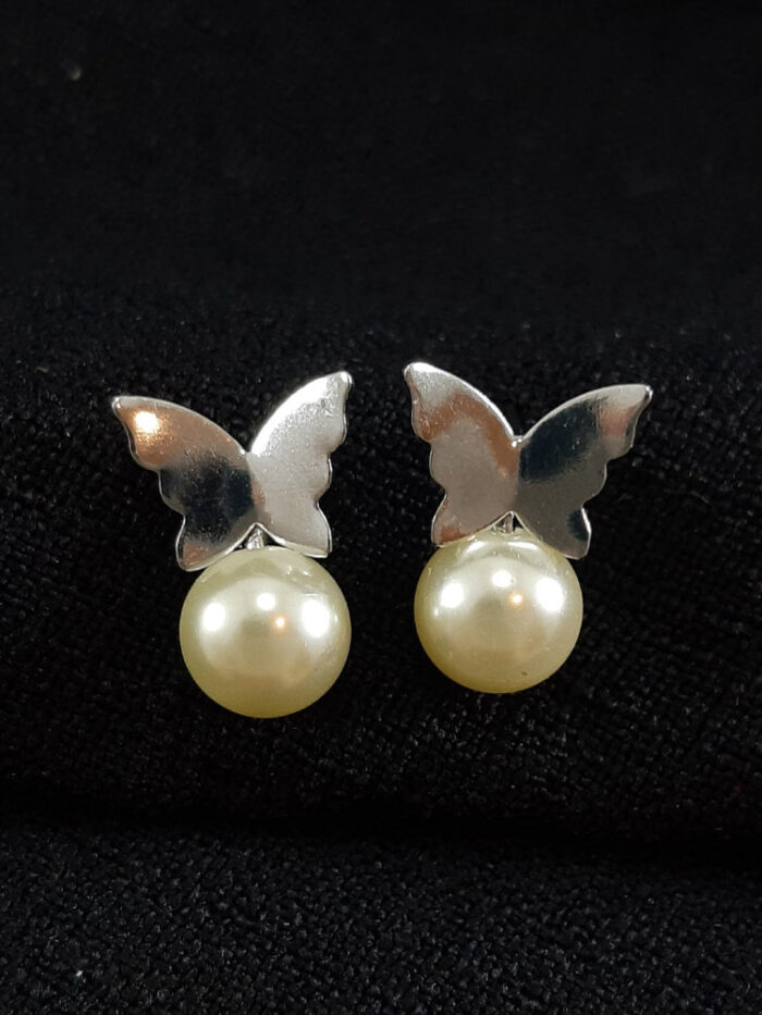 Brinco borboleta com pérola pêndulo