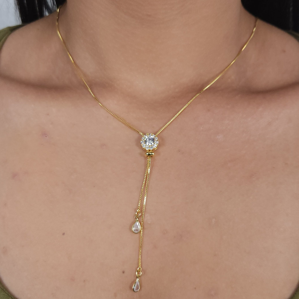 Garganilha gravatinha circulo cravejado