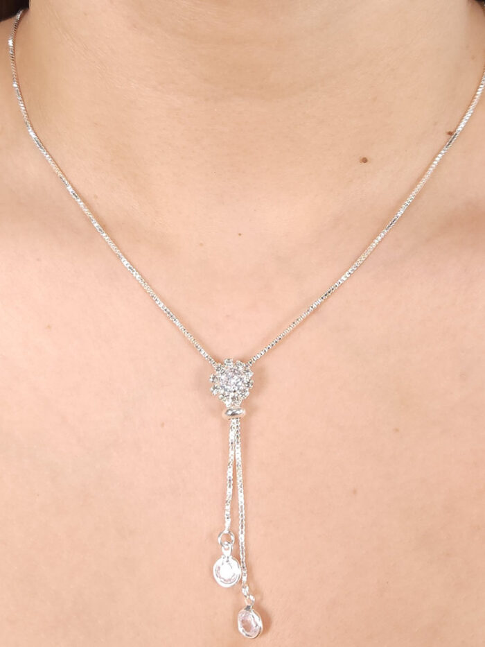 Gravatinha veneziana com detalhe flor e ponto de luz dupla