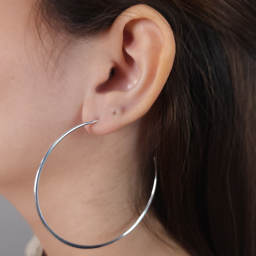 Argola aberta fio chapeado