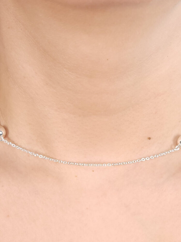 Gargantilha chocker bola prateada dupla