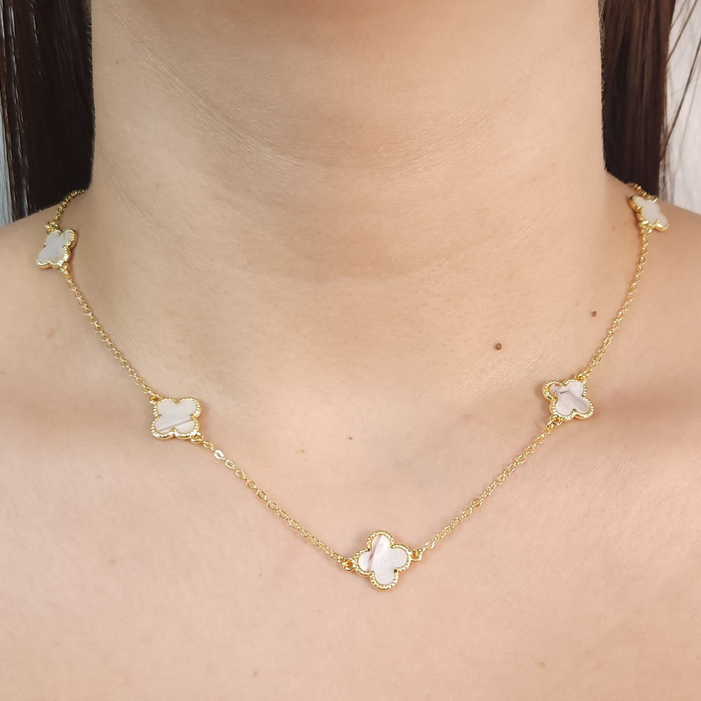 Gargantilha chocker trevo com elos vazados