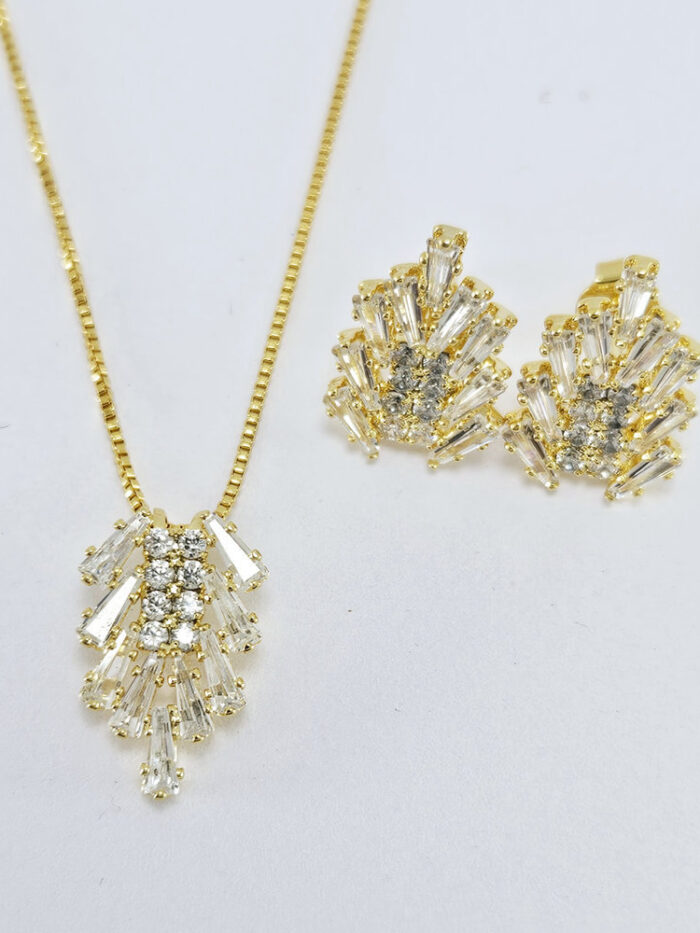 Conjunto estilo folha detalhe cristal