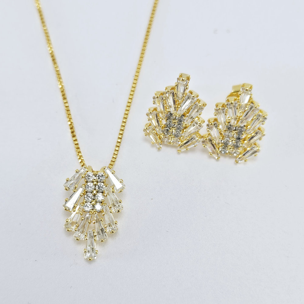 Conjunto estilo folha detalhe cristal