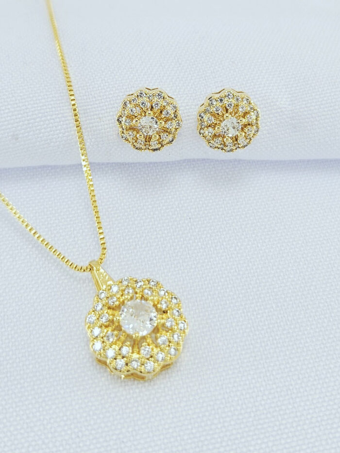 Conjunto redondo trabalhado com zircônia