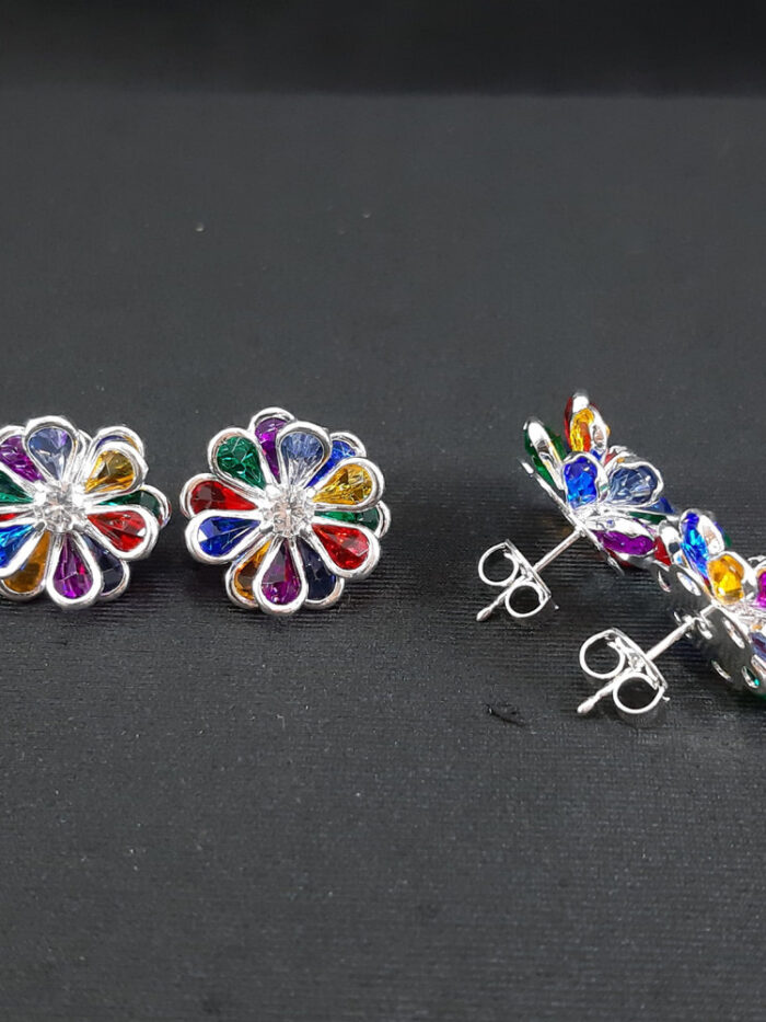 Brinco flor pedras colorida prateado
