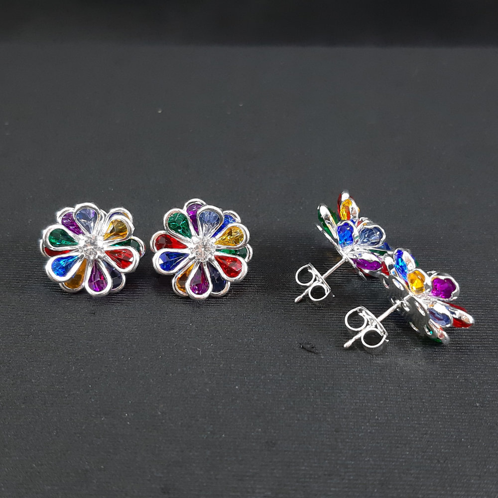 Brinco flor pedras colorida prateado