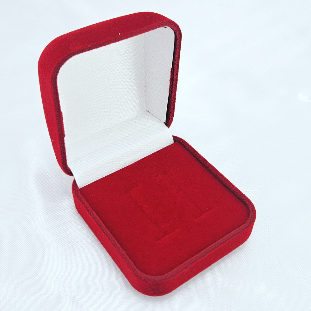 Caixa de veludo vermelho para aliança