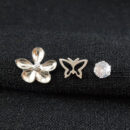 Brinco trio de flor detalhada e ponto de luz