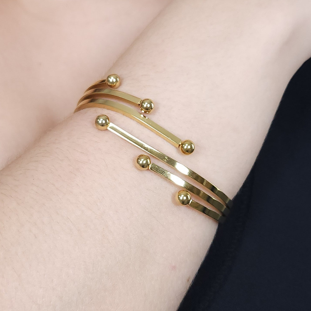 Bracelete com seis fios detalhe em bolinhas - Imagem 2