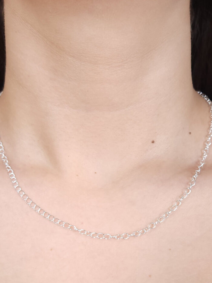 Gargantilha elo vazado