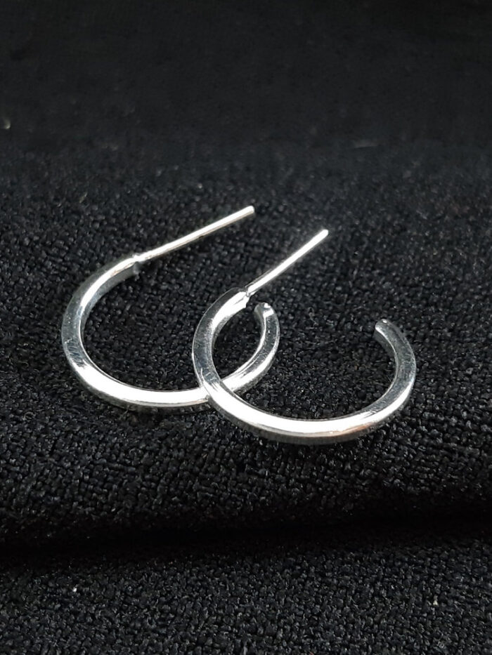 Brinco argola aberta fio liso