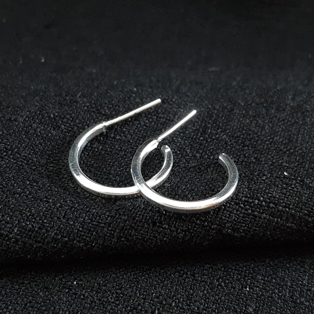 Brinco argola aberta fio liso