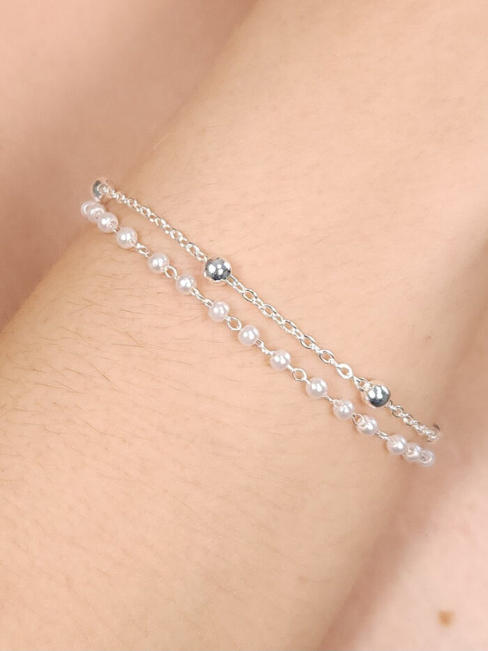 Pulseira dupla  com pérola e bola prateada