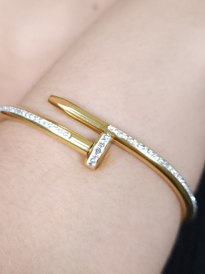 Bracelete prego com pedras cristal