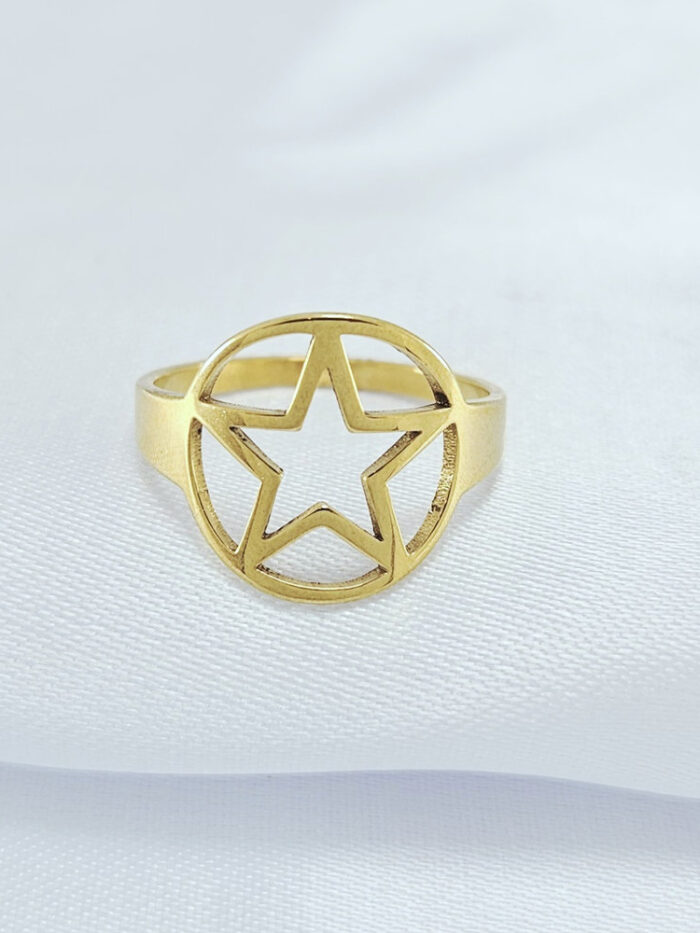 Anel redondo estrela vazado