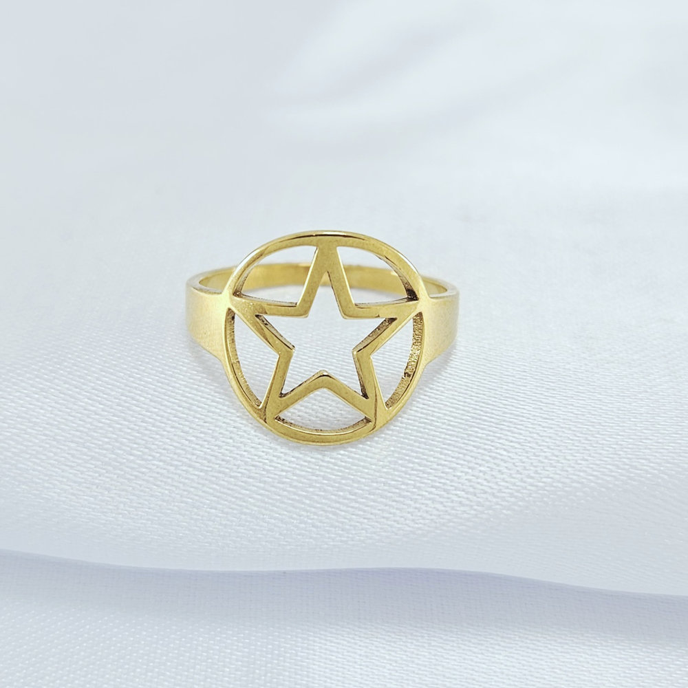 Anel redondo estrela vazado