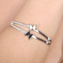 Bracelete fios duplo borboleta detalhe cravejado