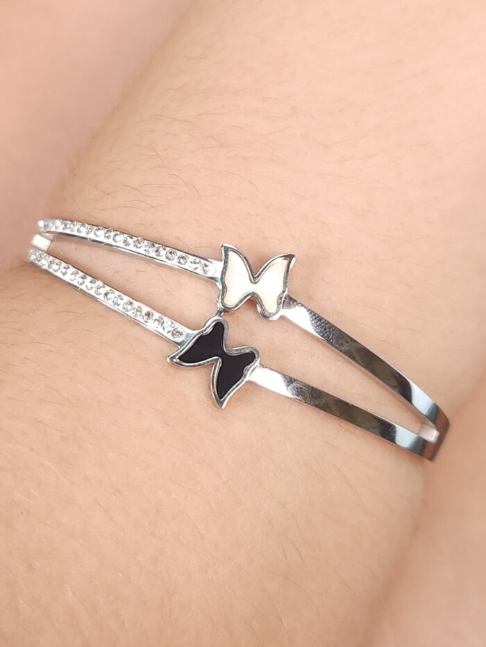 Bracelete fios duplo borboleta detalhe cravejado