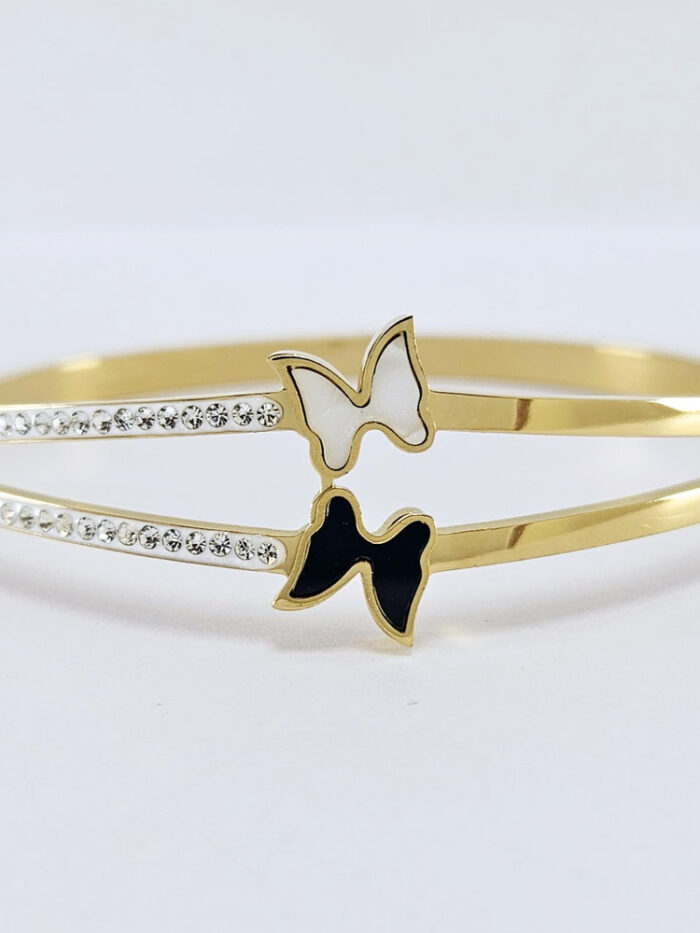 Bracelete fio duplo com pequenos cristais e borboleta