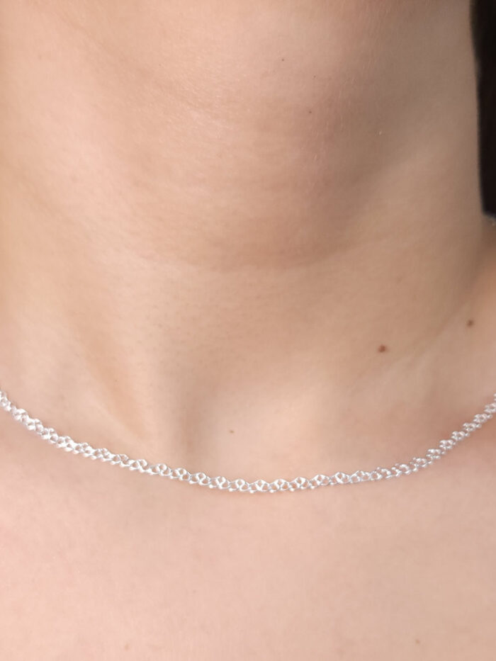 Gargantilha chocker elos formato corações vazado