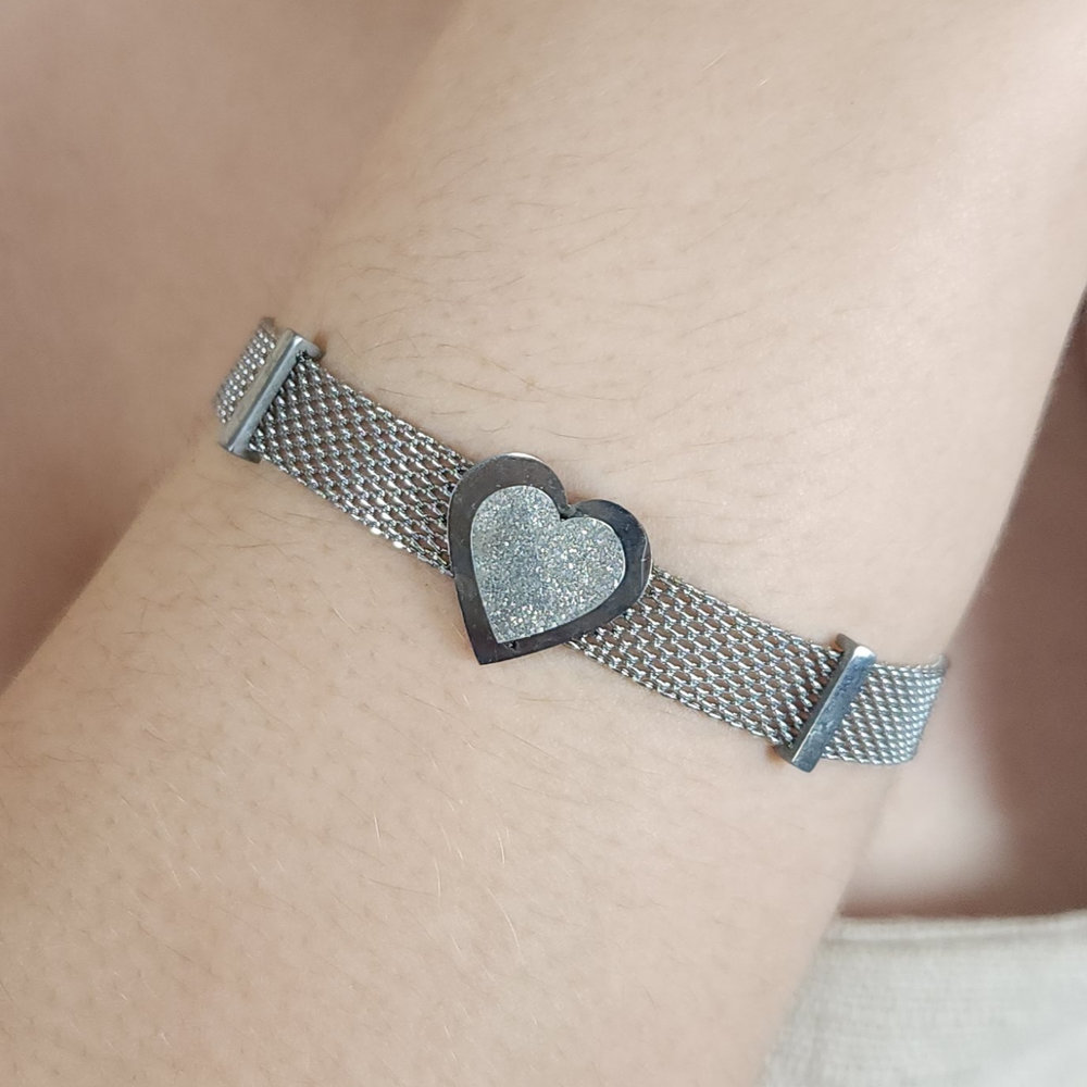 Pulseira coração detalhe fosco