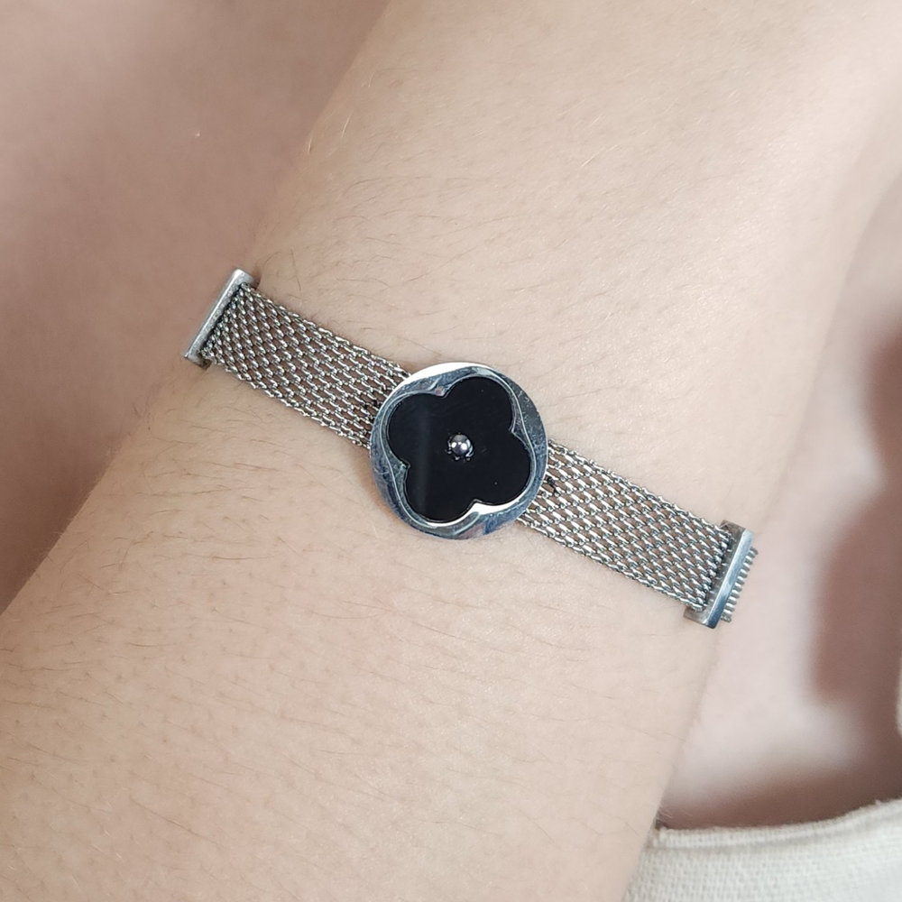 Pulseira trevo borda prateada
