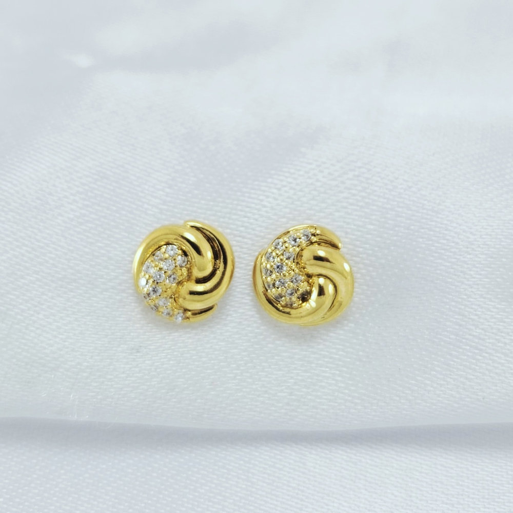 Brinco círculo detalhado