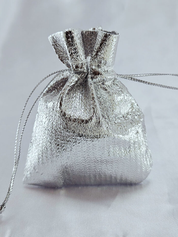 Saquinho de organza prateado P