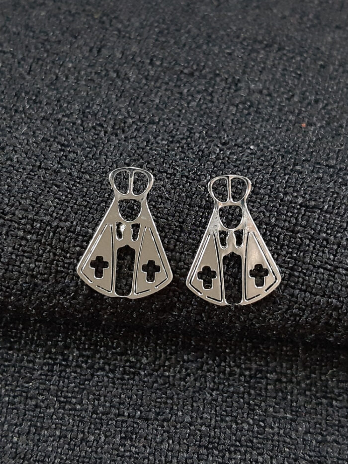Brinco nossa senhora aparecida detalhe vazado