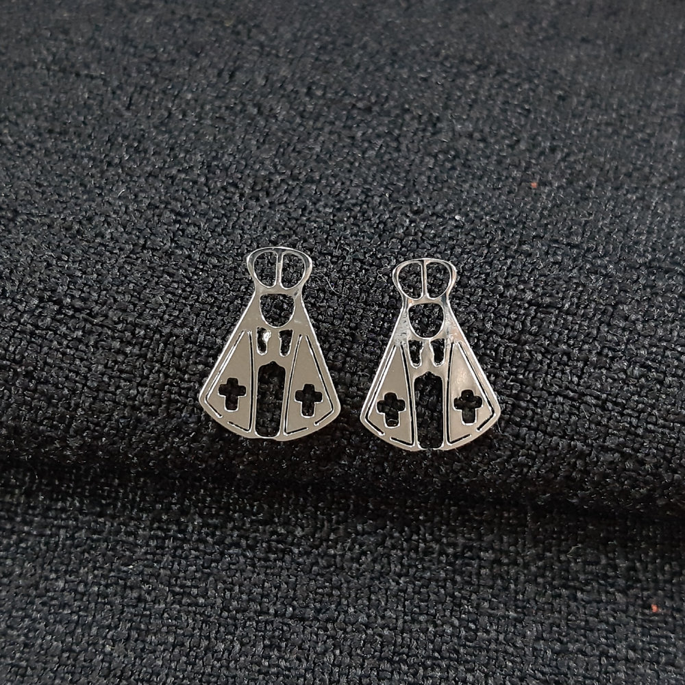 Brinco nossa senhora aparecida detalhe vazado