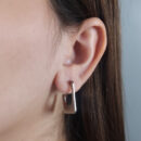 Brinco argola quadrada chapaeda
