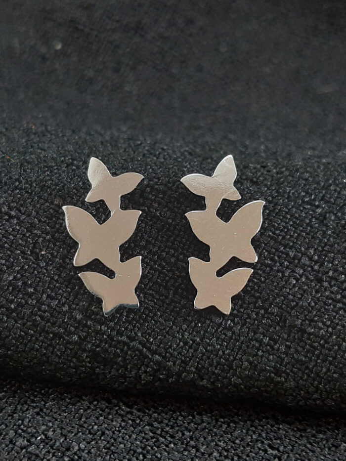 Brinco borboletas tripla liso