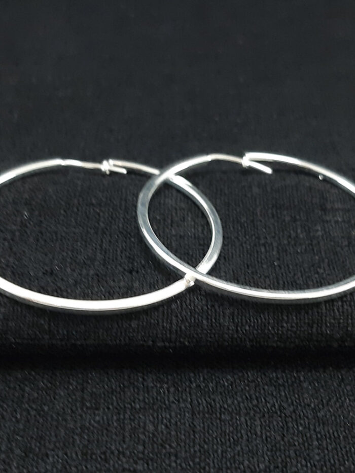 Argola fio quadrado liso