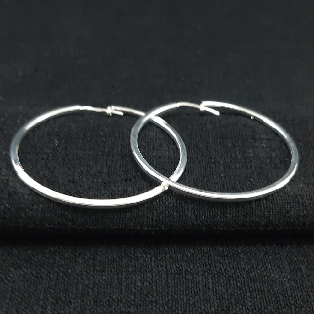 Argola fio quadrado liso